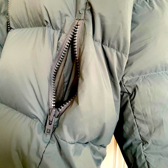 Aritzia Giga Puff 2019-2020 szn GENTLY USED Puffer - Picture 7 of 11